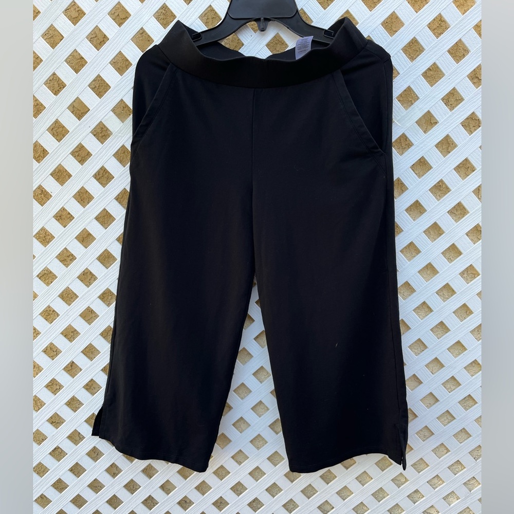 T by Talbots black pull on cropped pants size XS